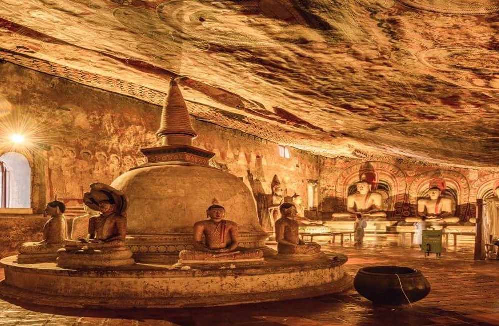 Dambulla Cave Temple inide