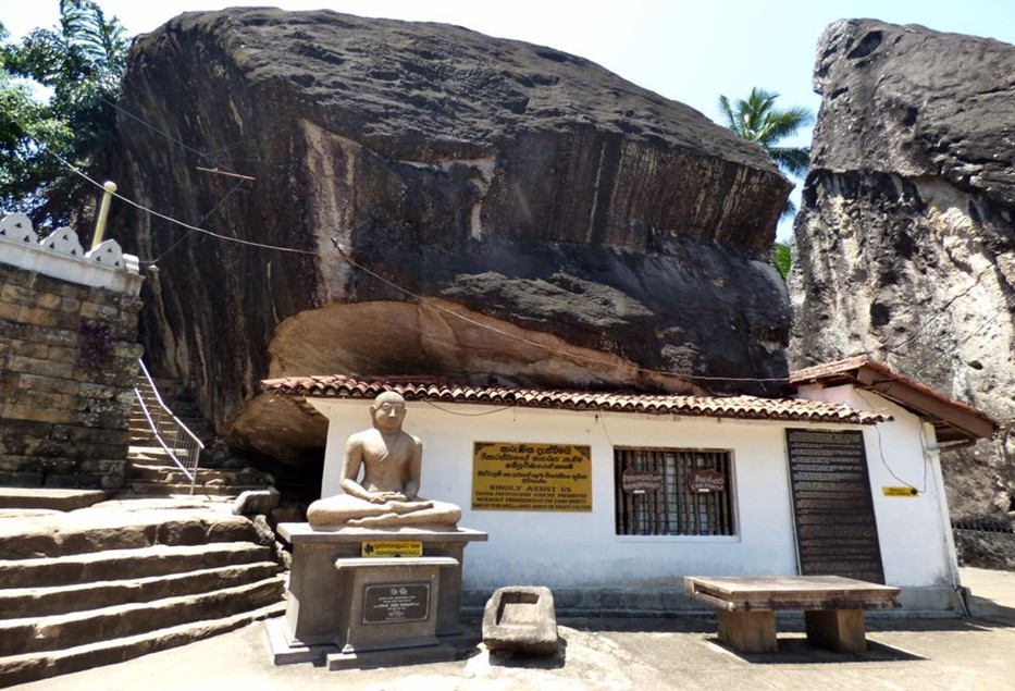 Aluvihare Rock Temple massage