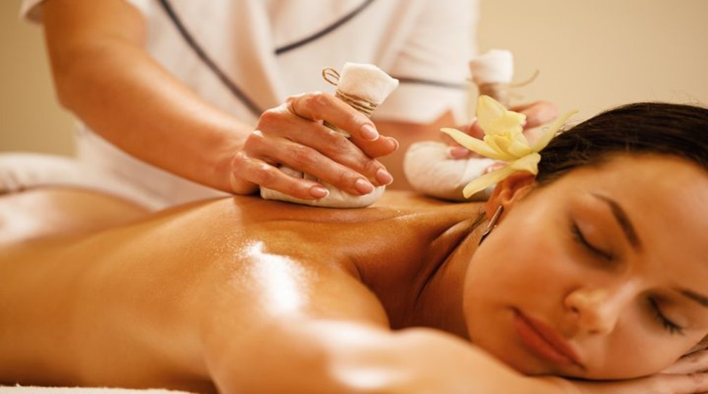 Full-body Ayurvedic massage