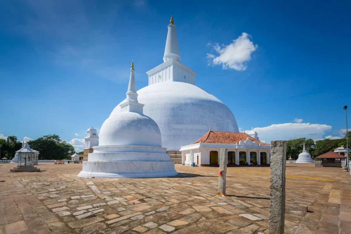 Ruwanweliseya Dagoba