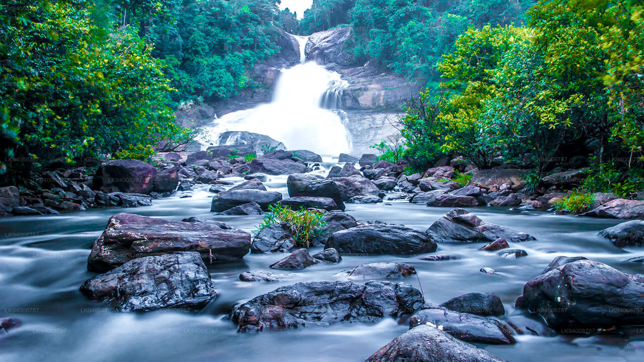 Bopath Ella Waterfall