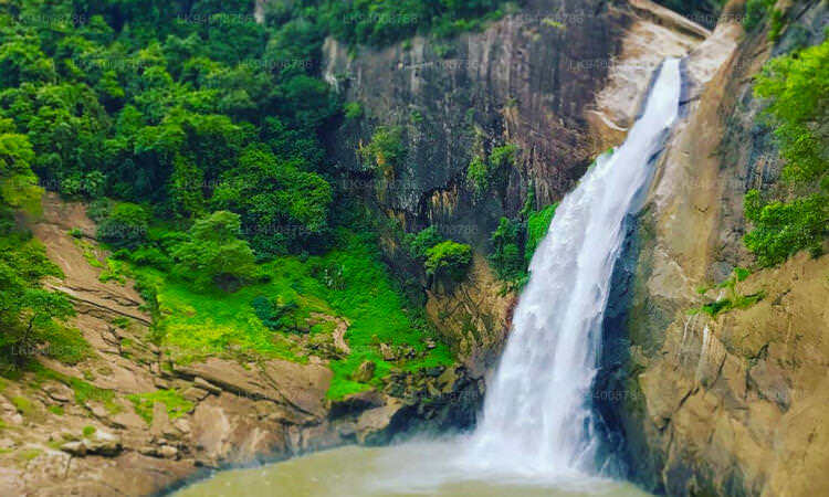 Dunhinda Falls