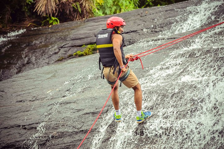 Lakshapana waterfall rope jump