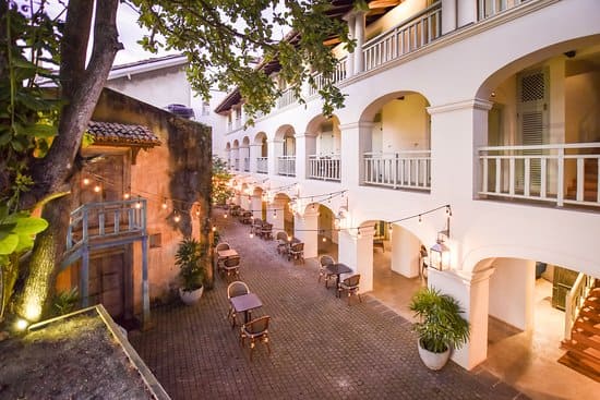 Fashionable Hotel