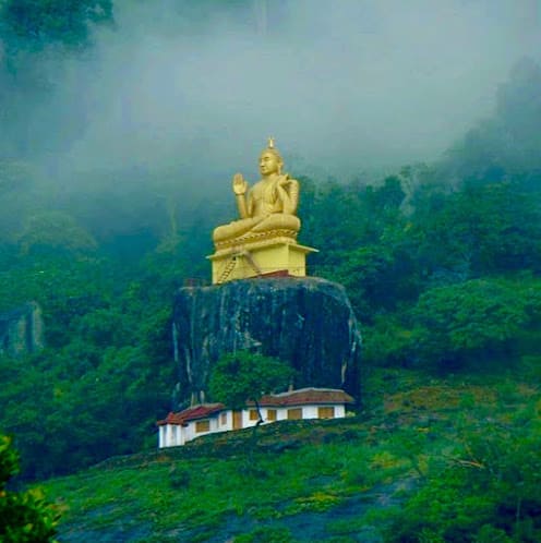 Matale Aluwiharaya Rock