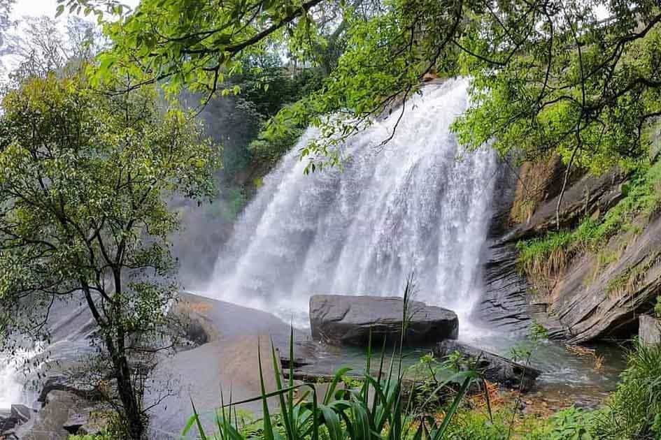 Huluganga Ella Waterfall