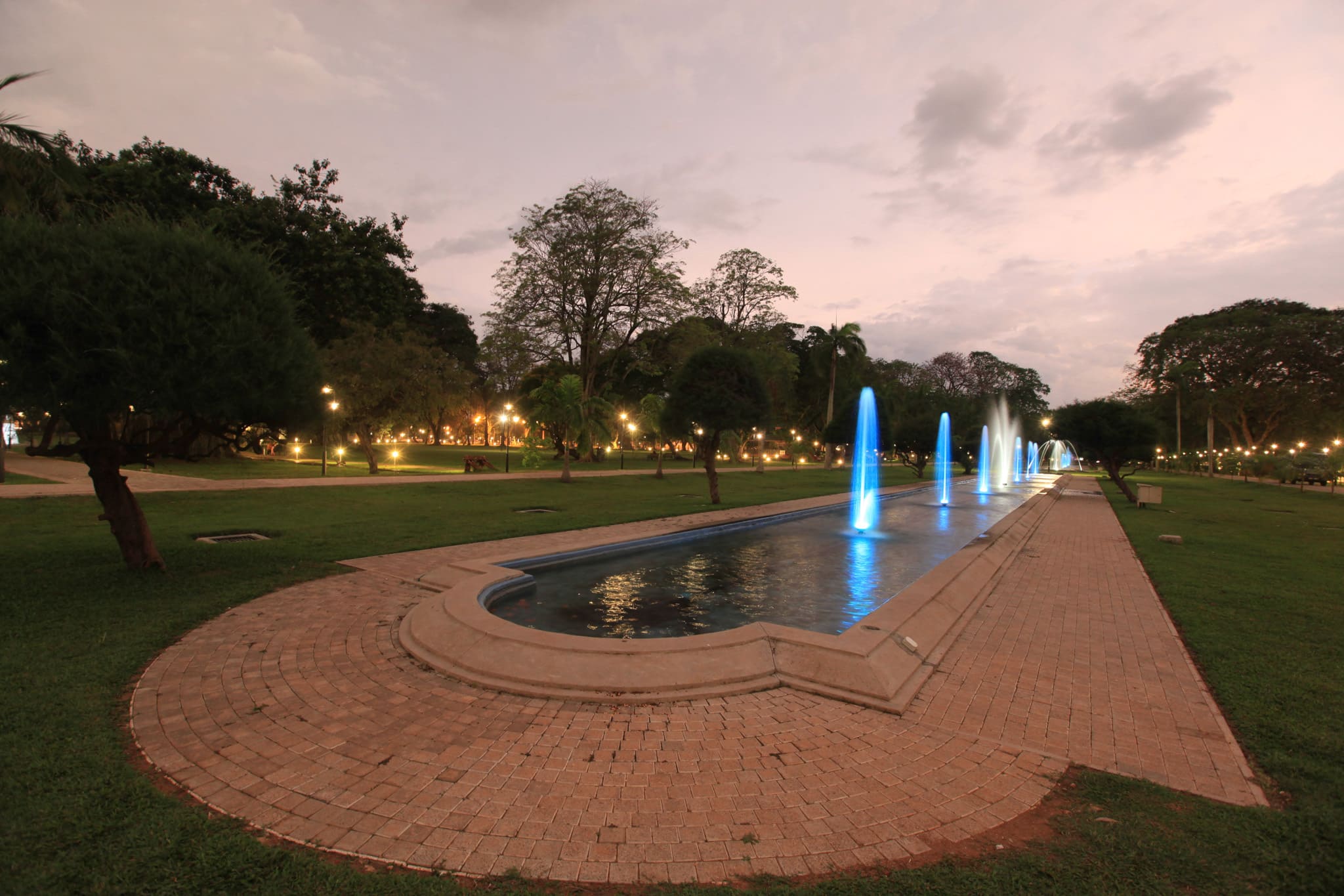 Viharamahadevi Park
